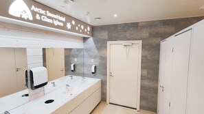 Ducha y secador de pelo