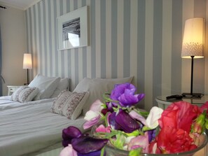 Triple Room, Private Bathroom | Premium bedding, individually furnished, blackout drapes - Pensionat Ankargården (Öregrund)
