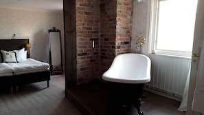 Classic Suite | Bathroom