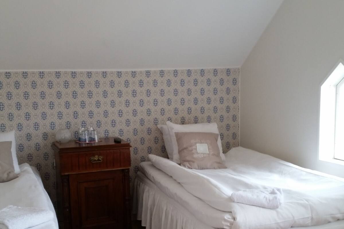 Chambre Double, salle de bains commune