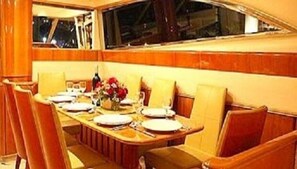 Dining - Red Sea Yachts (Eilat)