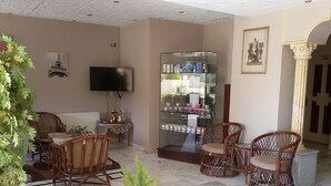 منصة إجراءات تسجيل الوصول/المغادرة