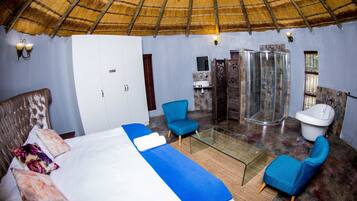 Chalet Luxe, 1 chambre | Bureau, rideaux occultants, fer et planche Ă repasser