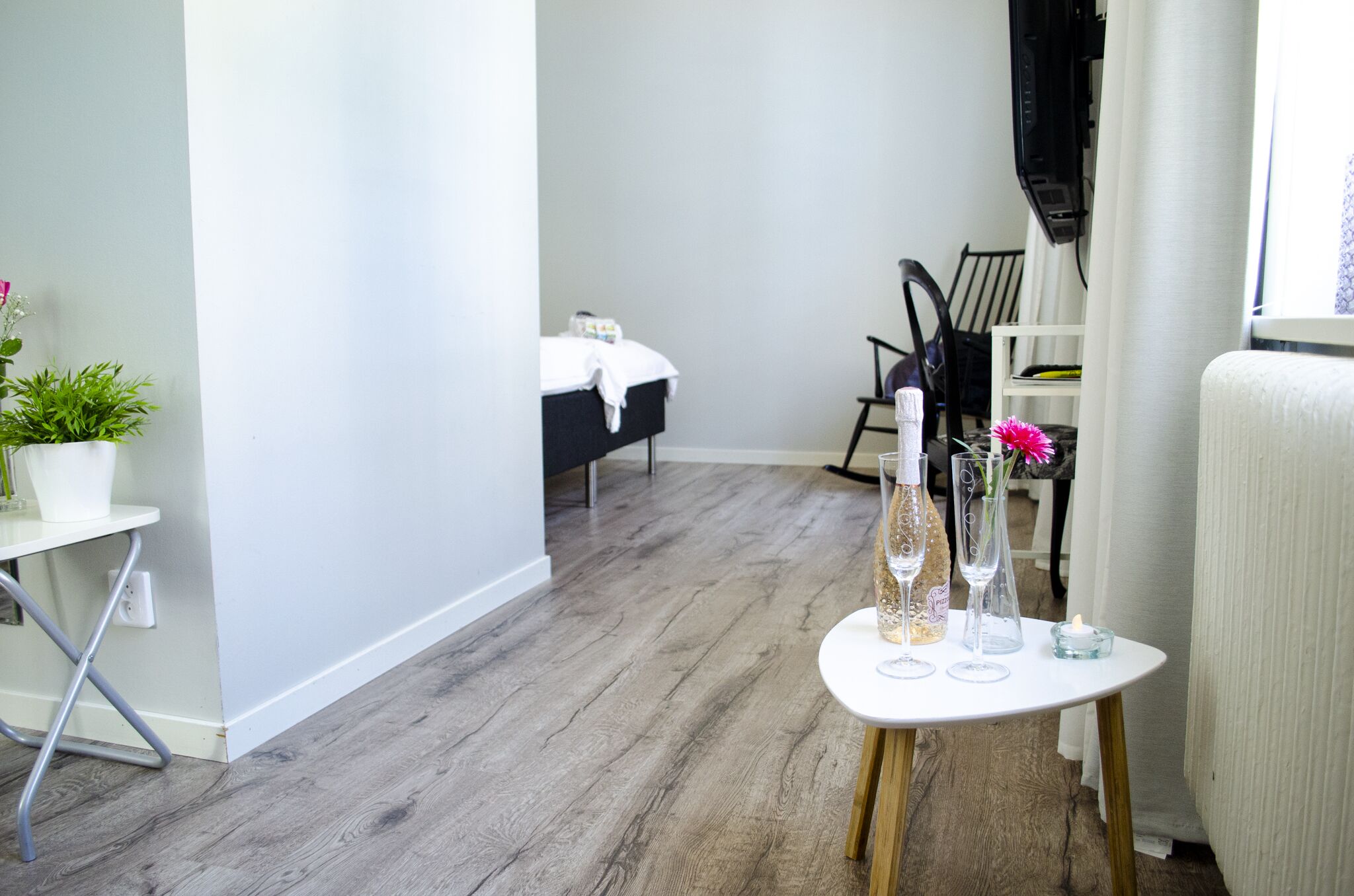 Habitación superior con 1 cama matrimonial o 2 individuales | Wifi gratis y ropa de cama 