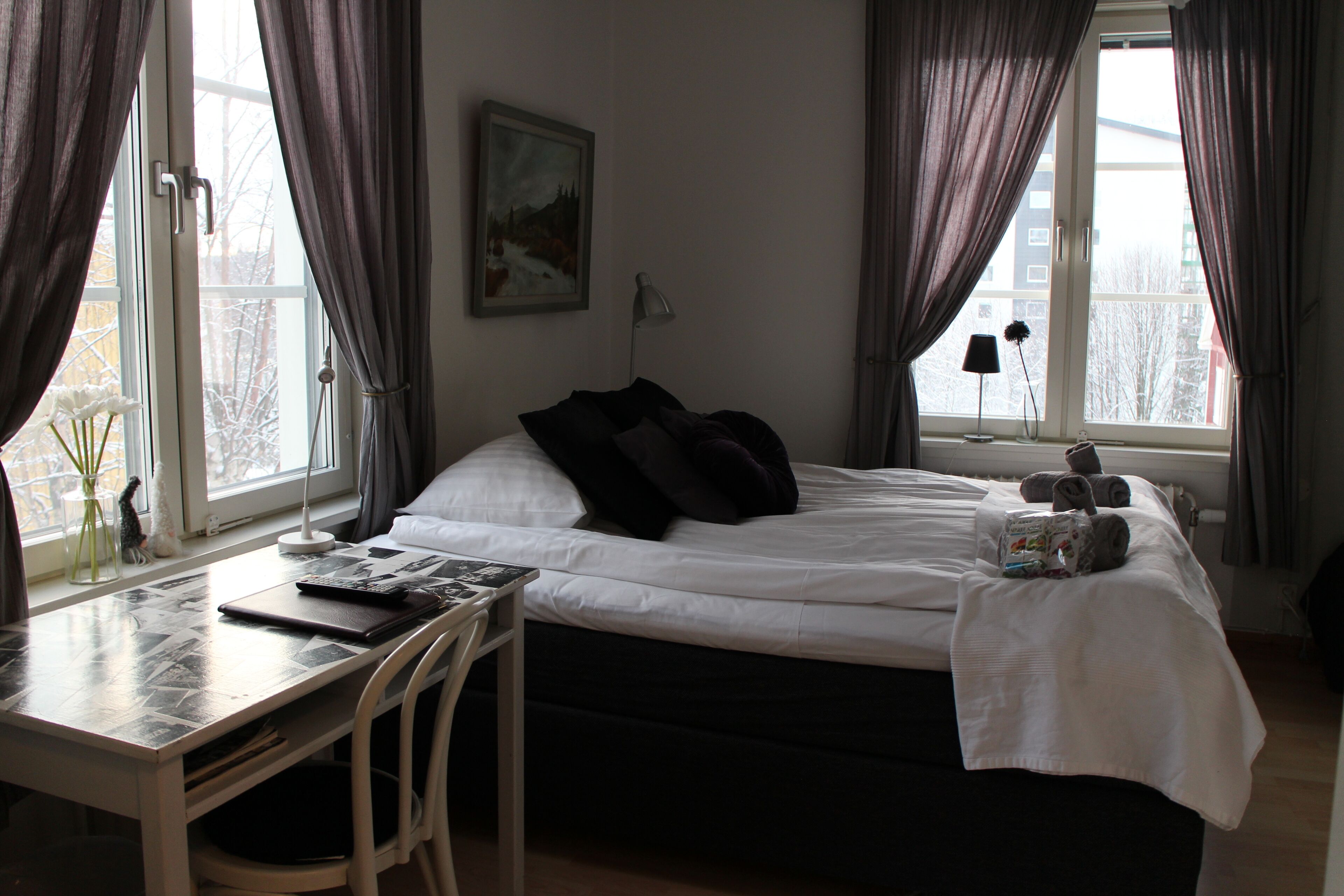 double room | free wifi, bed sheets