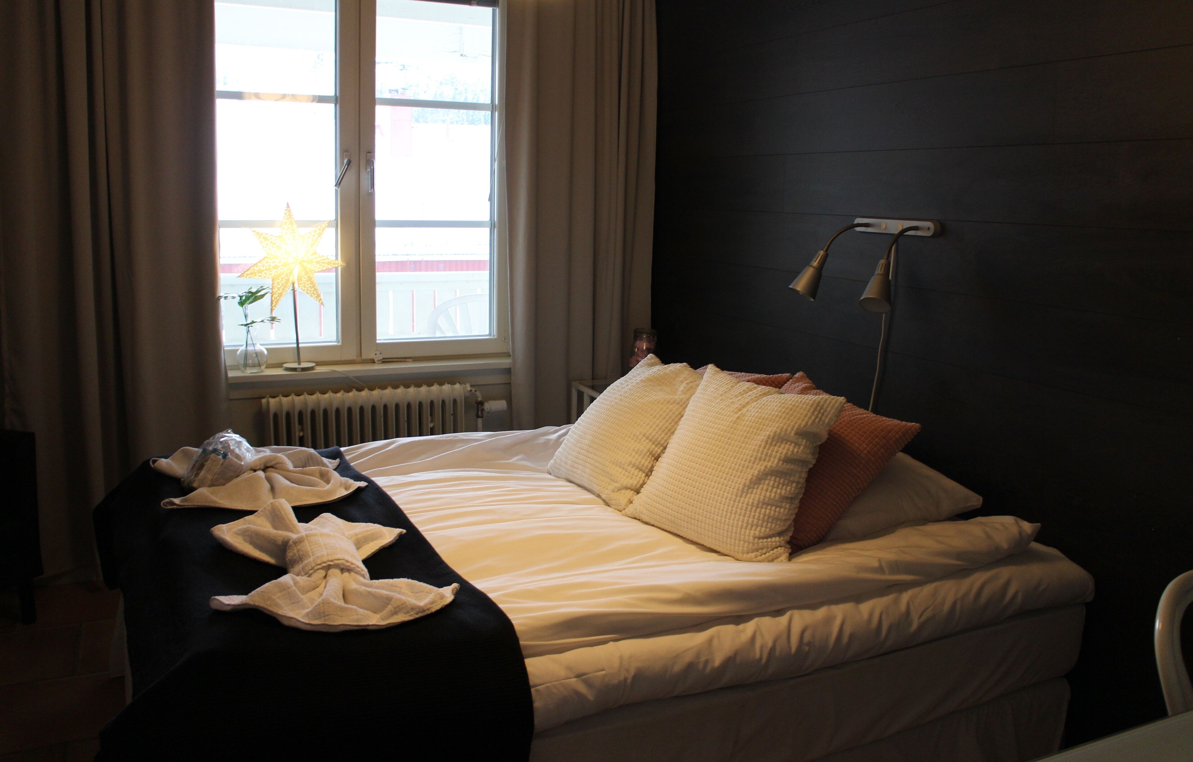 double room | free wifi, bed sheets