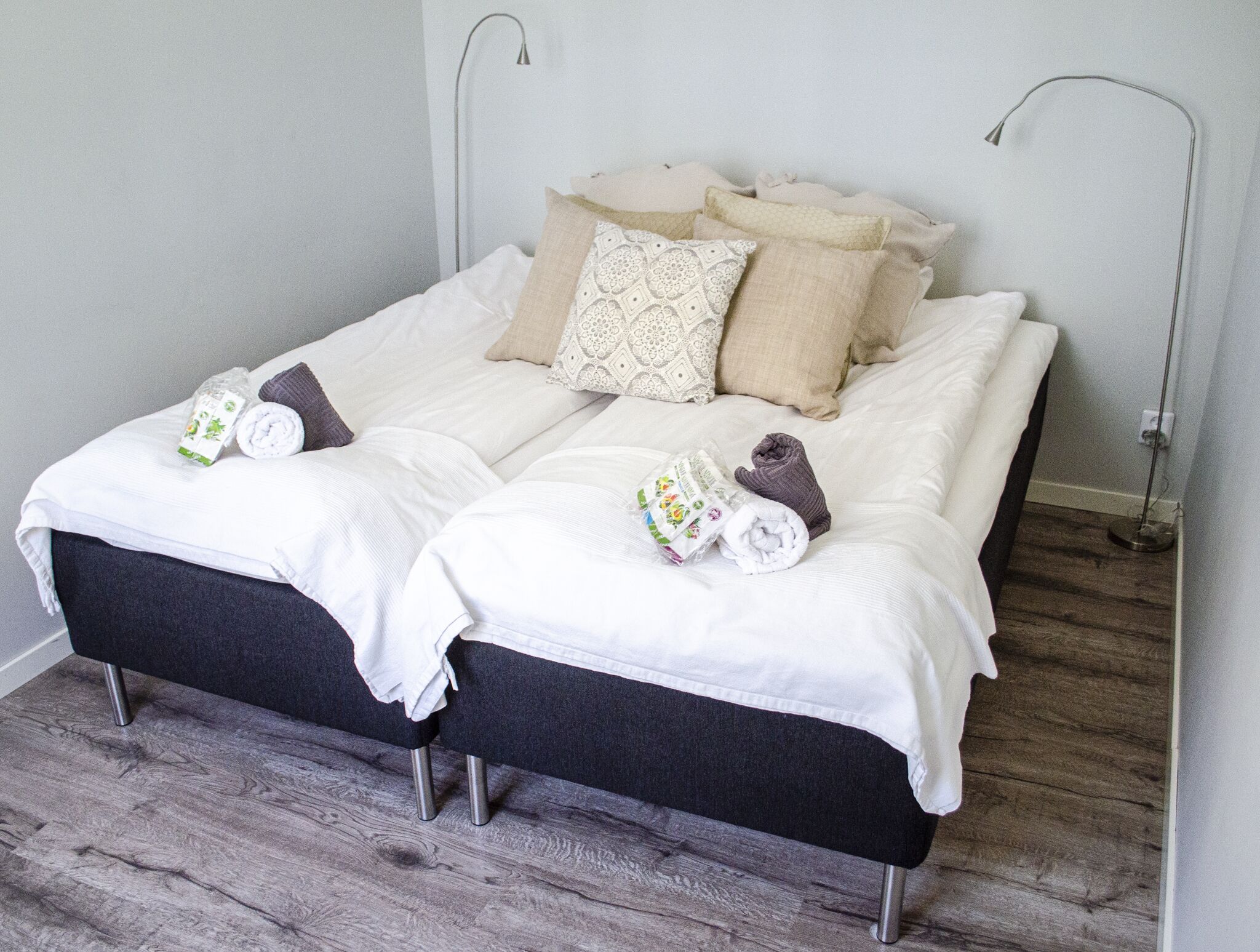 superior double or twin room | free wifi, bed sheets