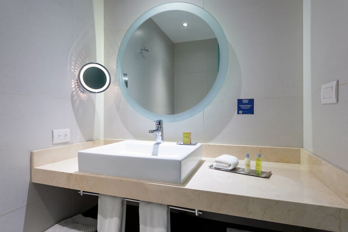 Zimmer, 1 King-Bett | Badezimmer