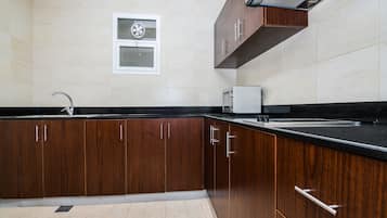 微波炉、茶具/咖啡用具、电热水壶、清洁用品