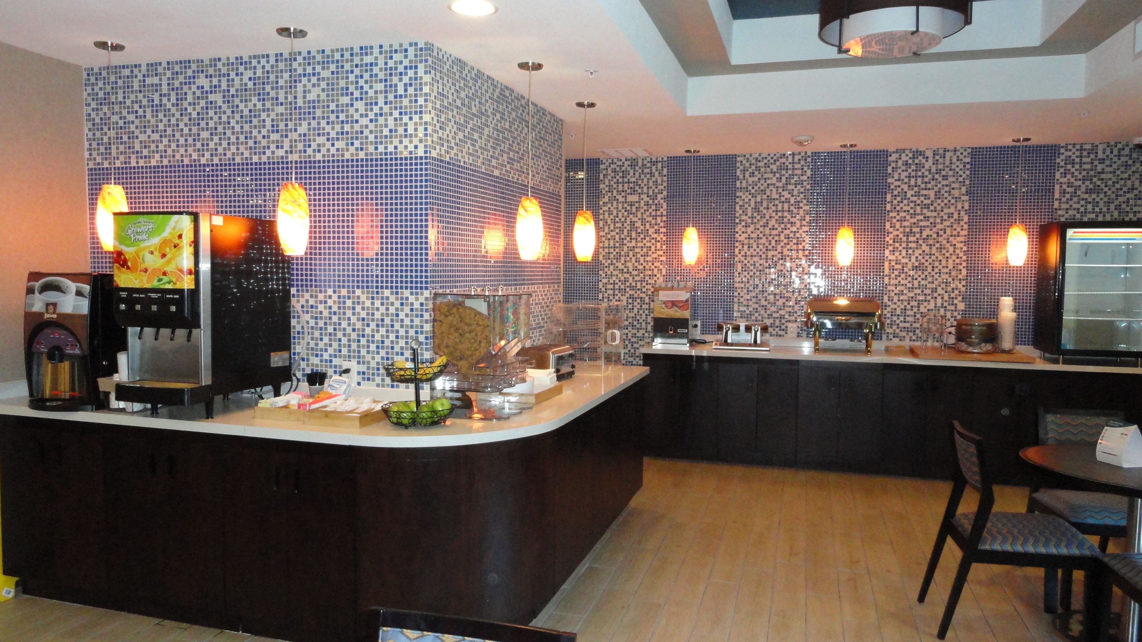 free daily full breakfast