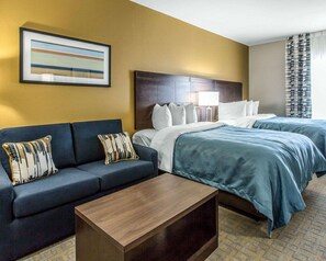 Desk, blackout curtains, iron/ironing board, free WiFi - MainStay Suites Midland (Midland)