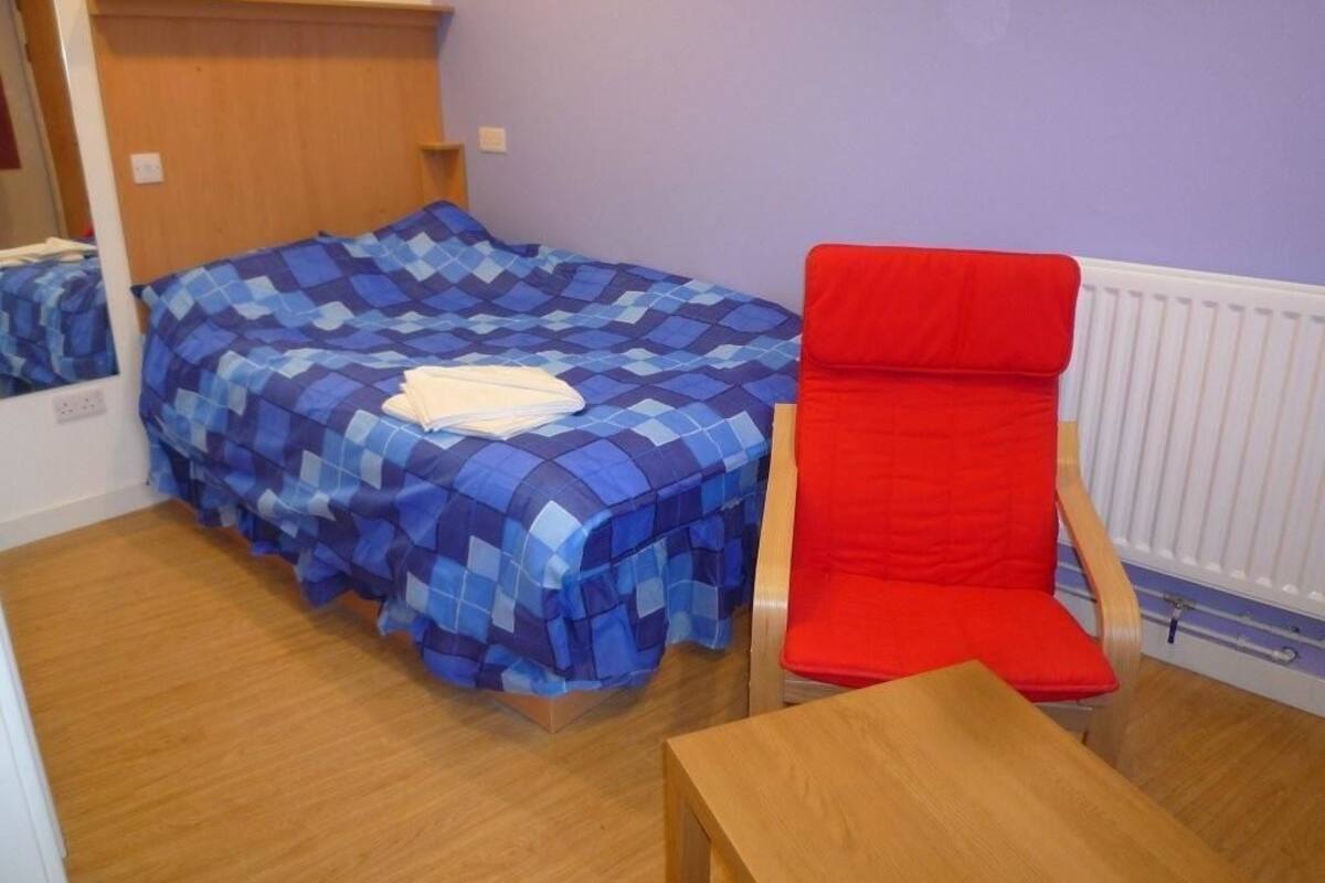 Desk, bed sheets