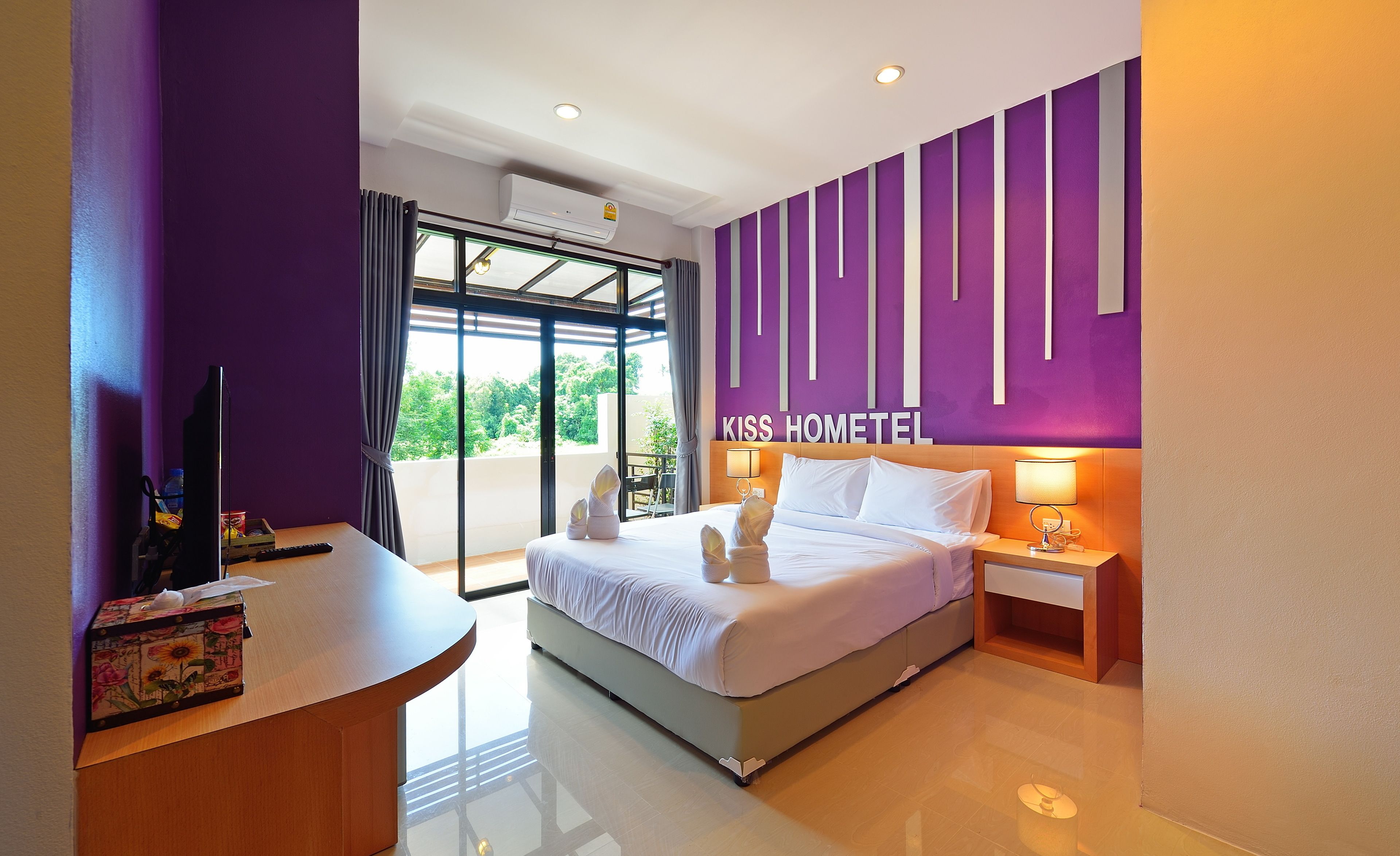 มินิบาร์, โต๊ะทำงาน, Wi-Fi ฟรี, ผ้าปูที่นอน