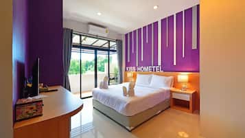 Minibar, desk, free WiFi, bed sheets