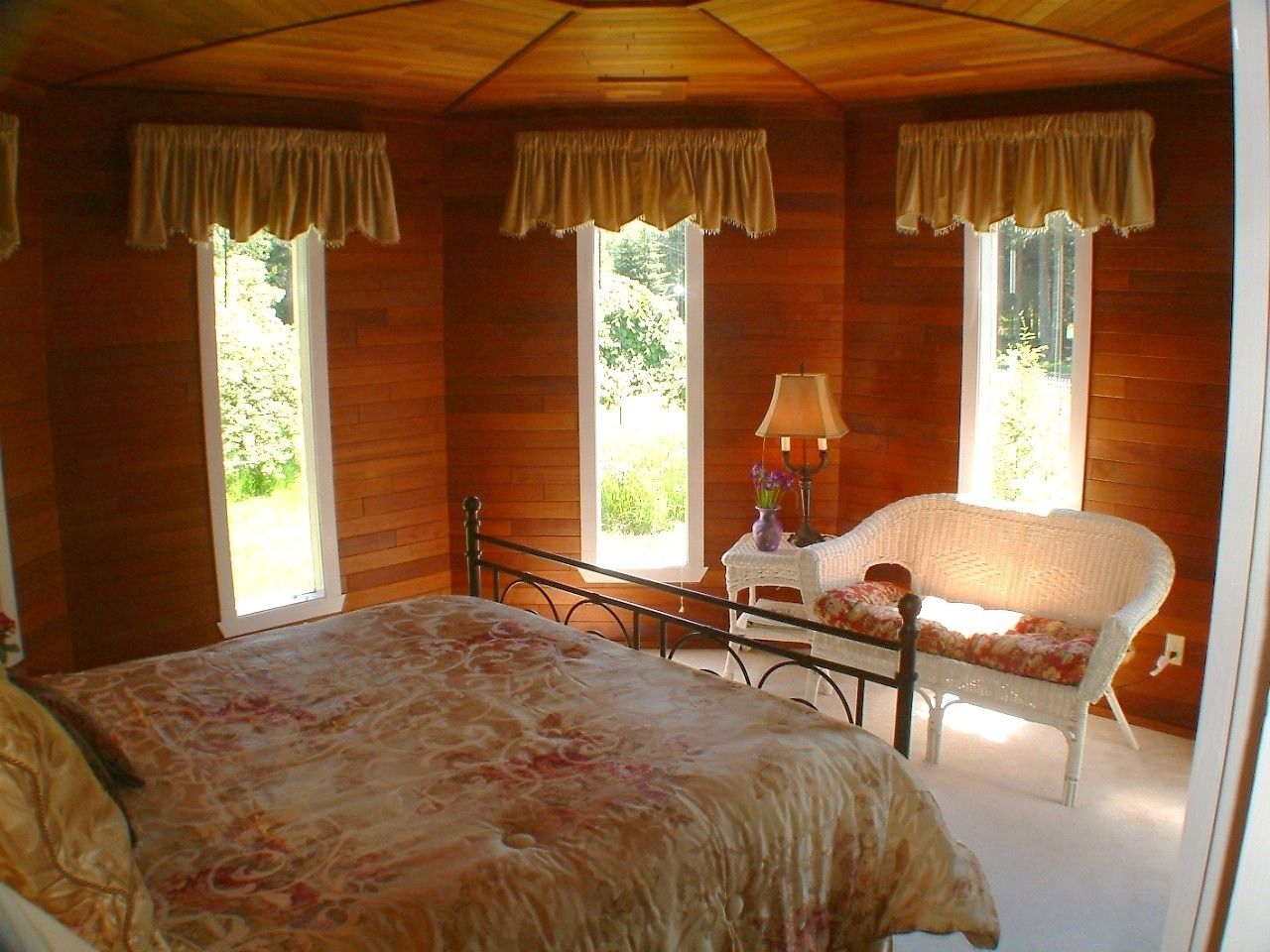 Suite with 1 King Bed and 1 Sofa Bed Room 11 No Pets