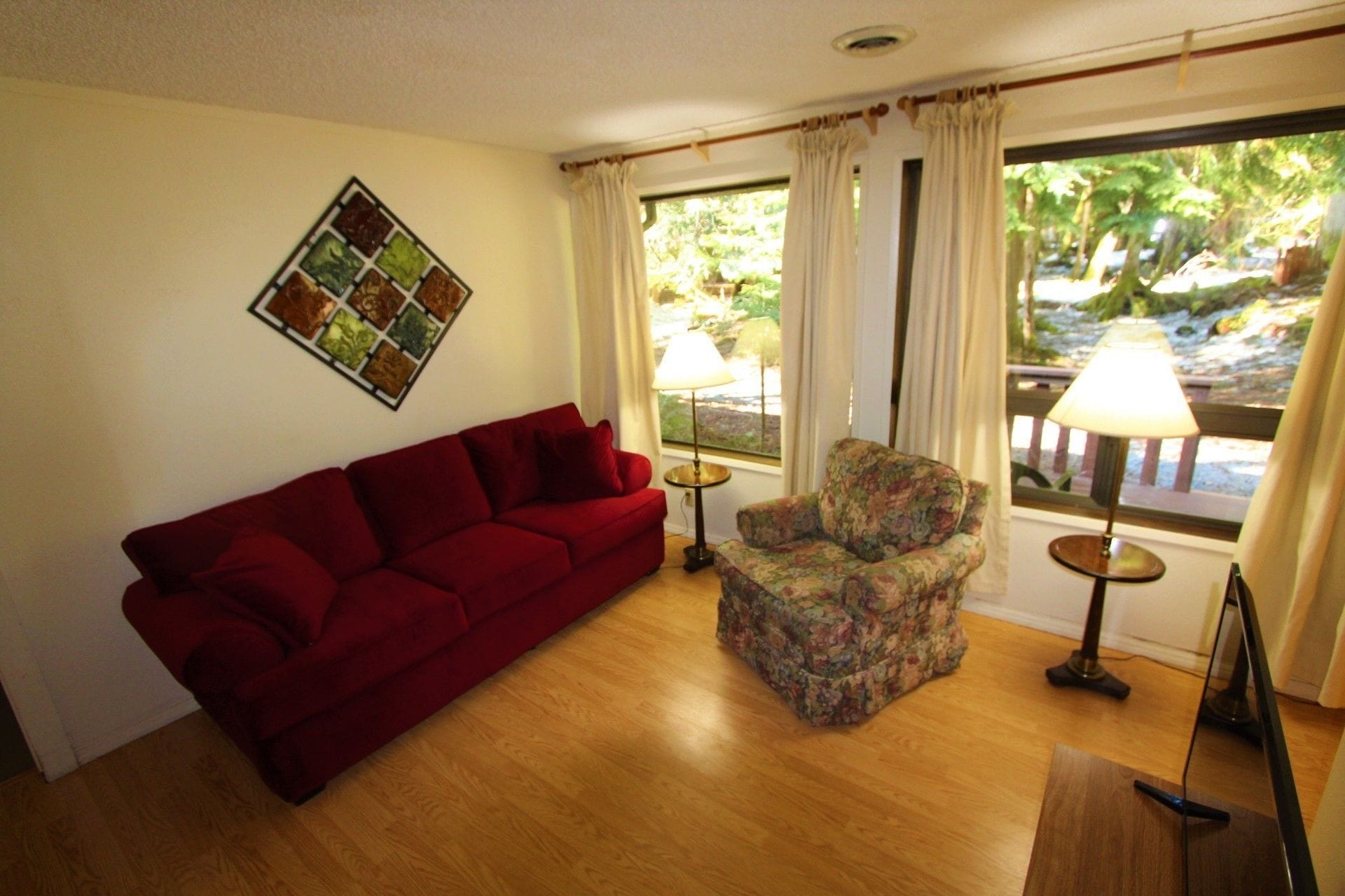 wonderland suite at forest retreat (no pets) | individually decorated, free wifi, bed sheets