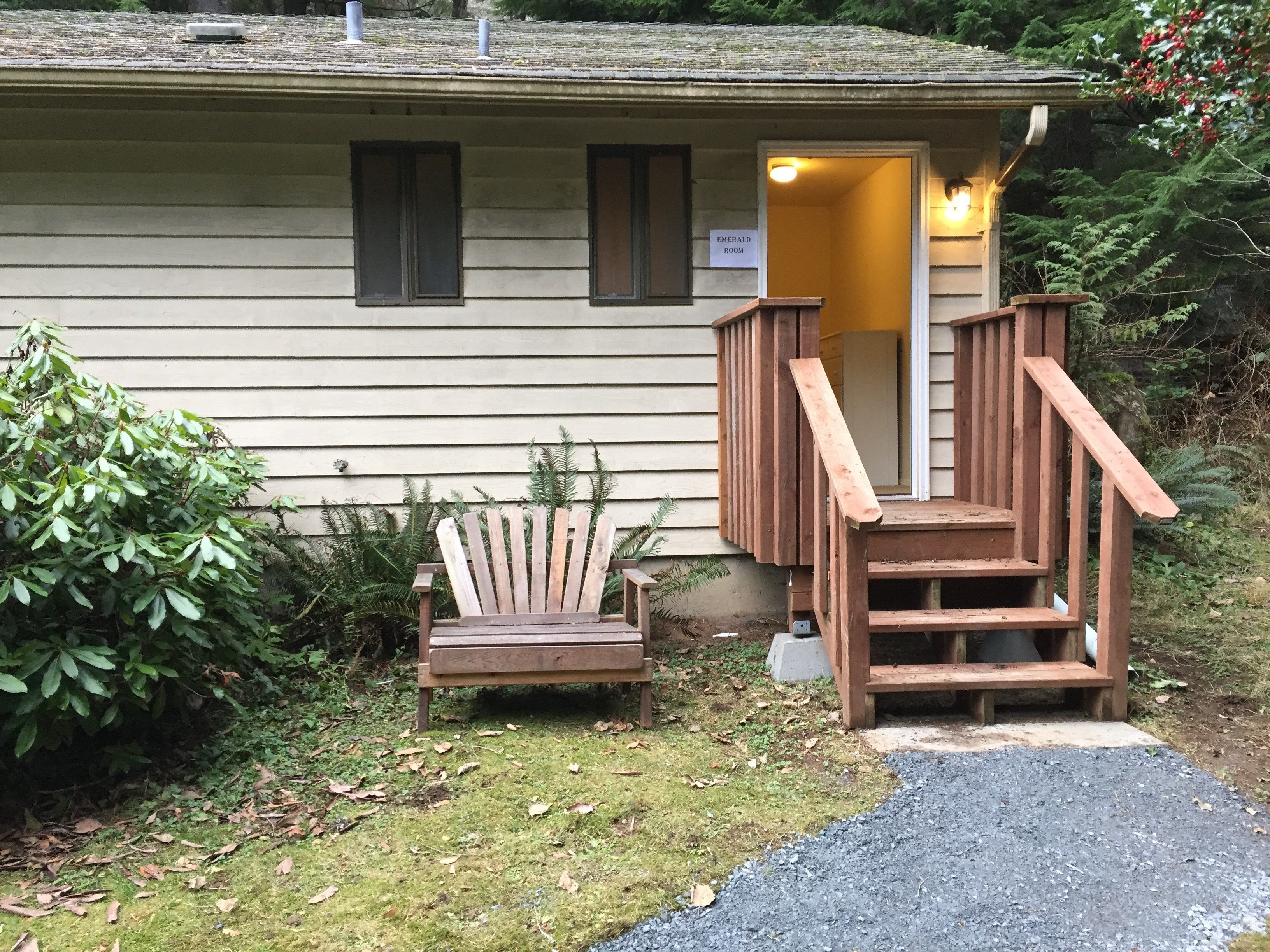 Emerald Room At Forest Retreat(NO Pets) | Yksilöllisesti sisustettu, ilmainen Wi-Fi, vuodevaatteet