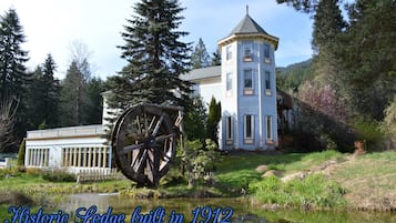 Fachada de la propiedad