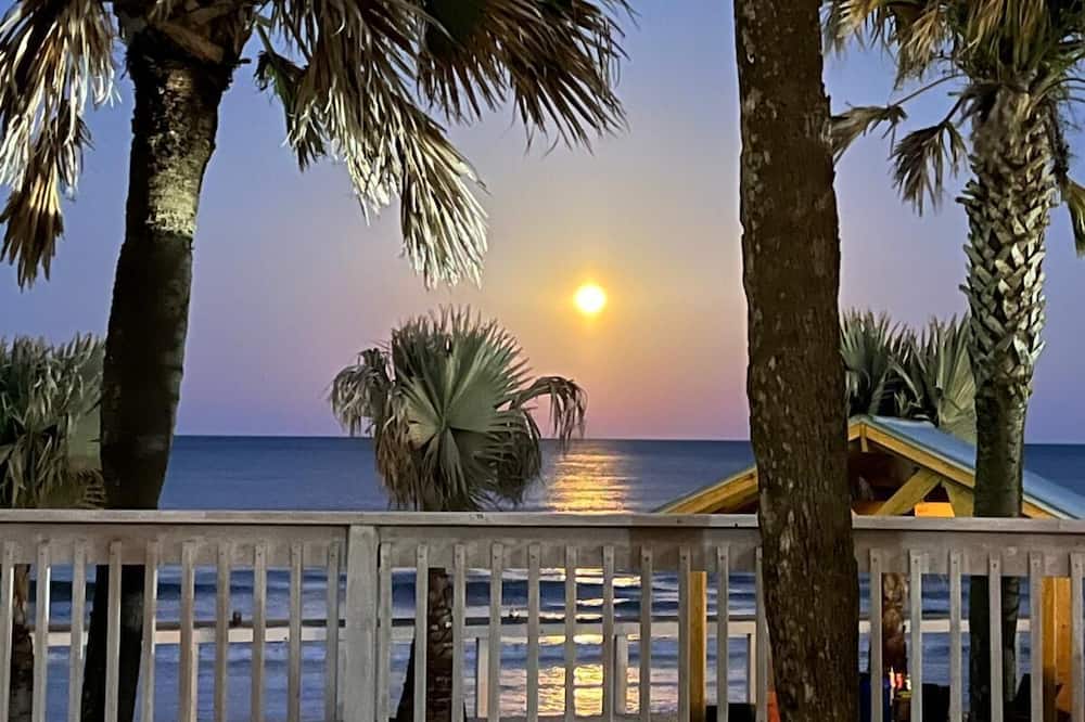 Flamingo Inn Beachfront