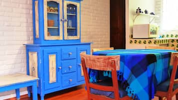 Individually decorated, free WiFi