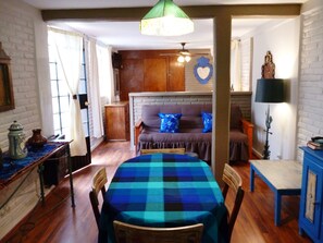 Standard Triple Room, 1 Bedroom, Kitchenette | Individually decorated, free WiFi - Hospedaje Colibri (San Miguel de Allende)