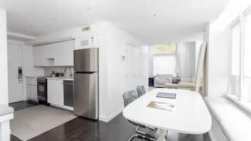 1 Bedroom Deluxe Loft Suite with Stairs  | 1 bedroom, in-room safe, individually decorated, individually furnished