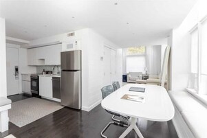 Loft Deluxe, 1 habitación | Caja fuerte y espacio para trabajar con un portátil