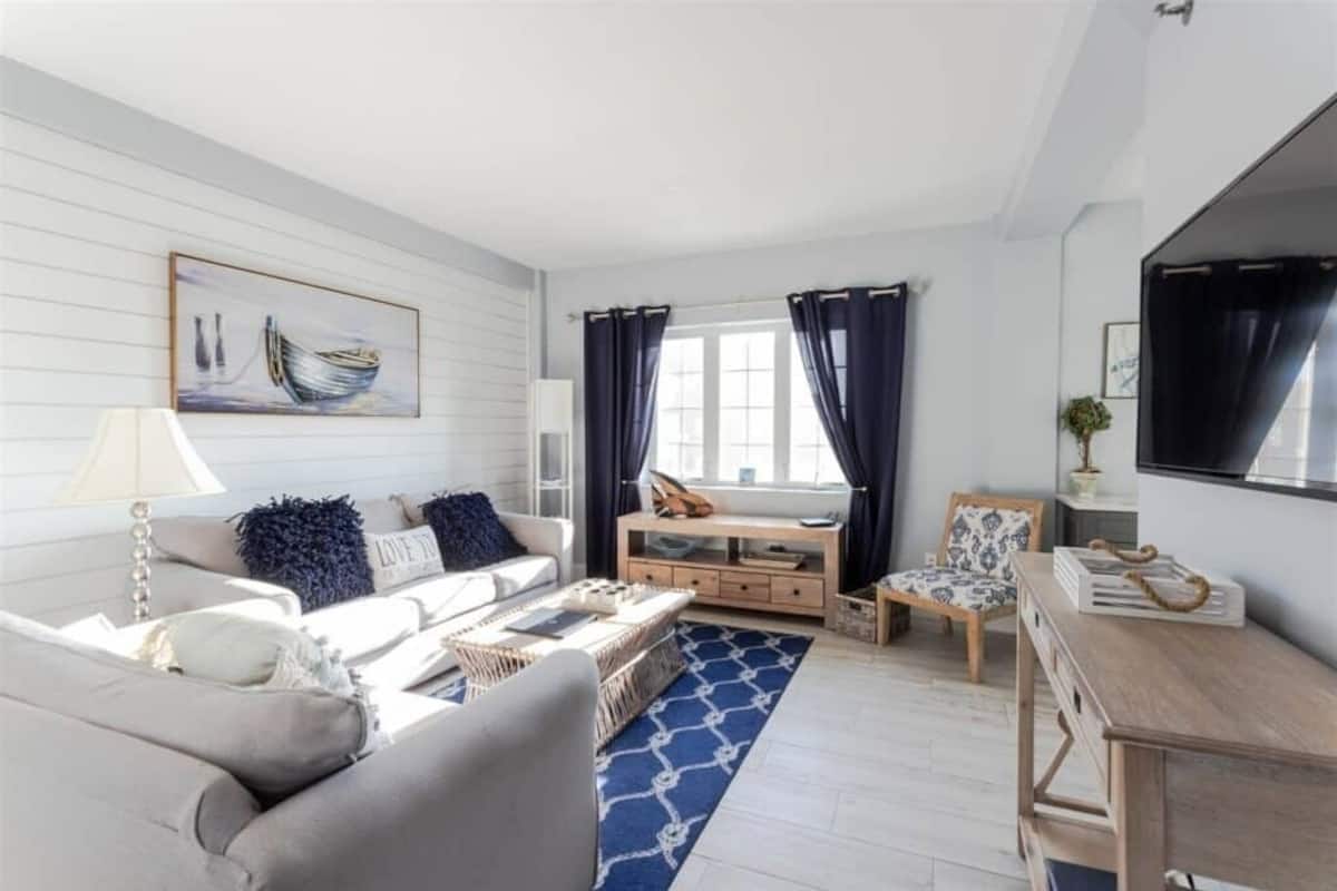 Deluxe Suite | Living area