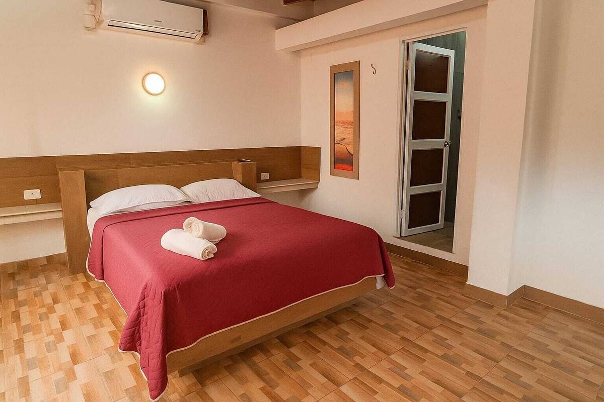 WiFi (free), bed sheets