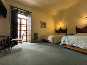 Double Room, City View | Iron/ironing board (on request), WiFi (free), individually decorated - Casa del Pingorongo (Zacatecas)