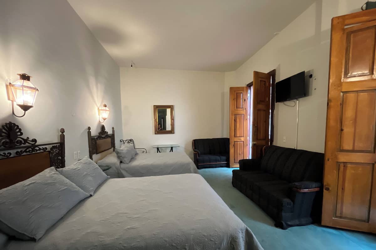 Standard Double Room | Iron/ironing board (on request), WiFi (free), individually decorated