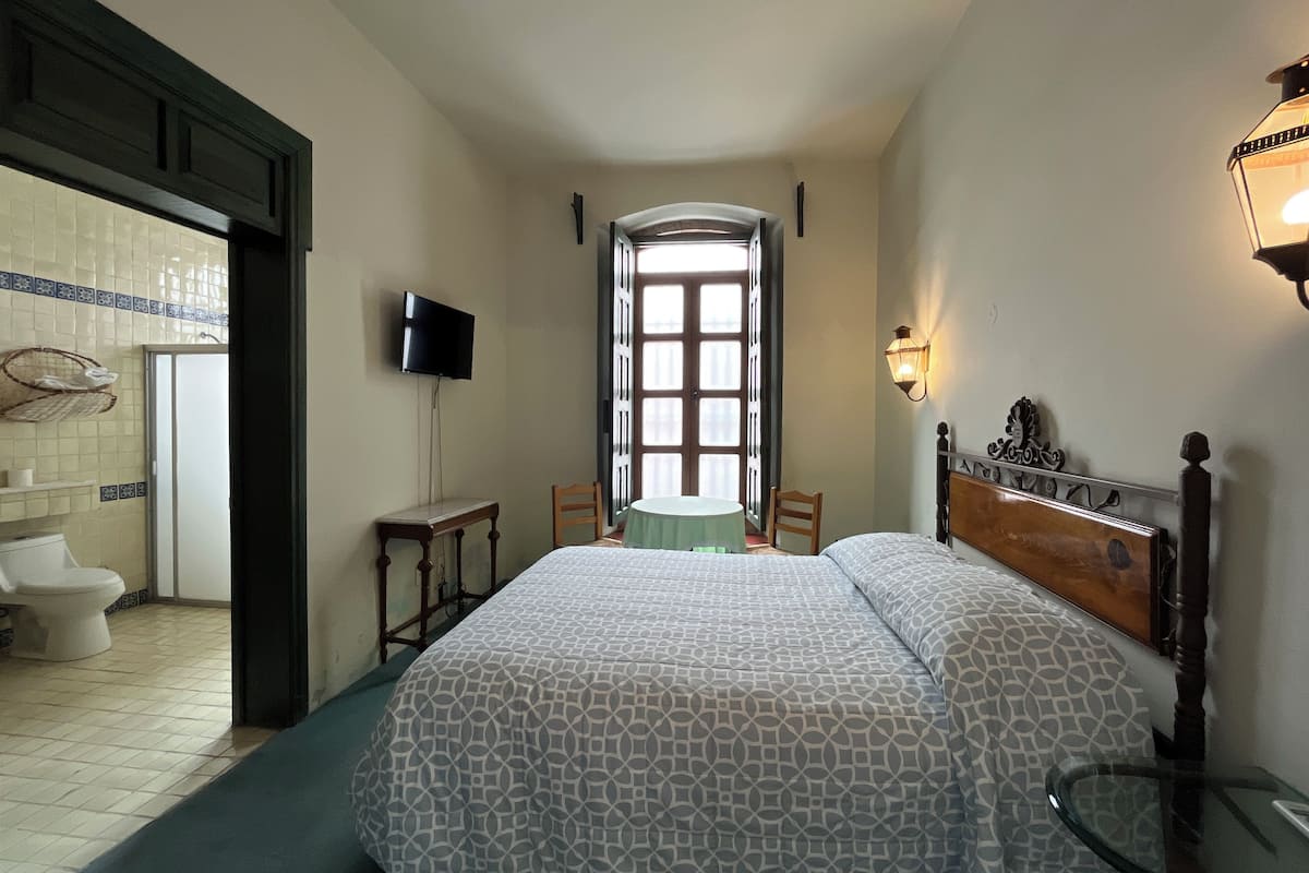 Standard Single Room | Iron/ironing board (on request), WiFi (free), individually decorated