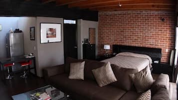 32-inch TV with cable channels