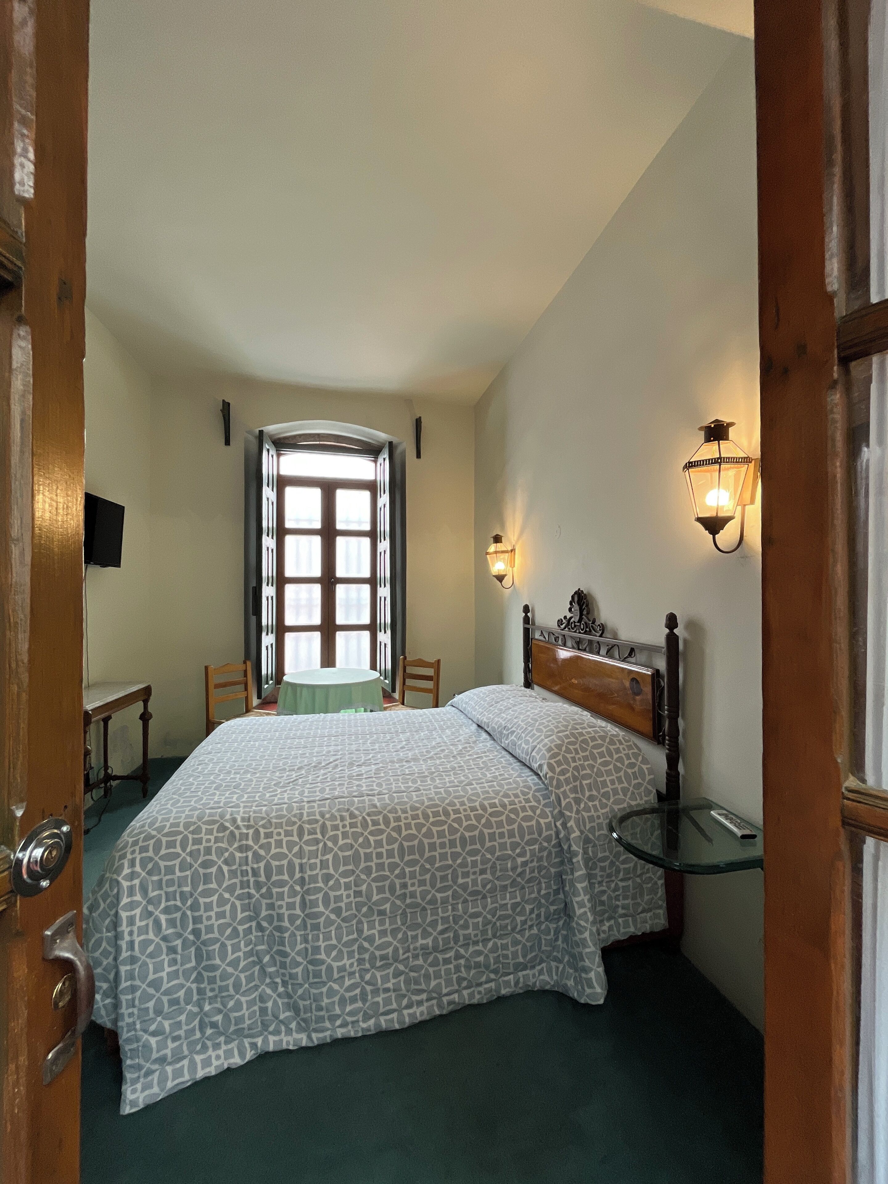 Standard Single Room | Iron/ironing board (on request), free WiFi, individually decorated