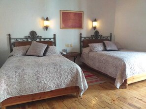 Suite, 2 Bedrooms | Premium bedding, desk, iron/ironing board, free cots/infant beds - Casa del Pingorongo (Zacatecas)