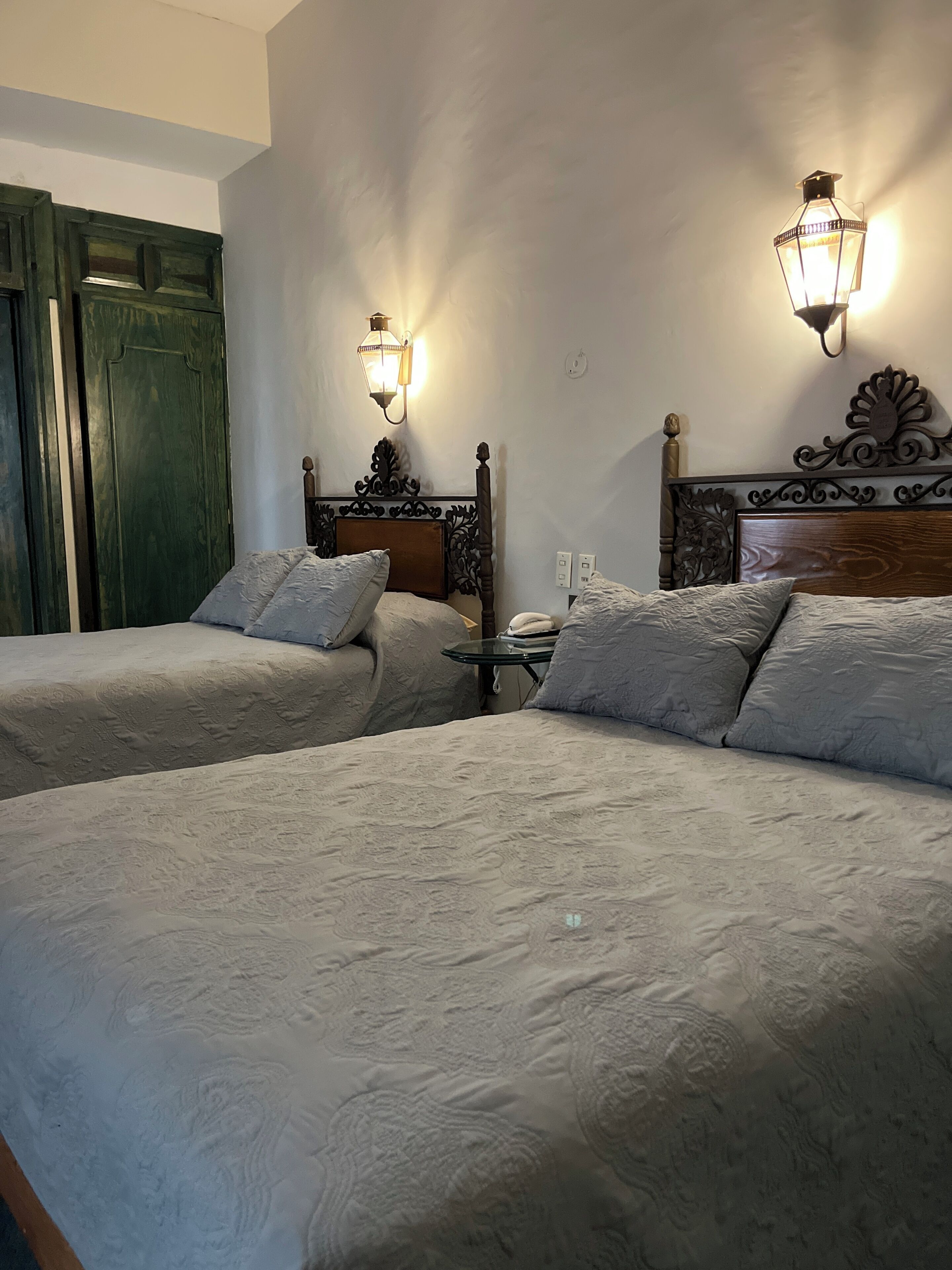 Kamar Double Standar | Setrika/meja setrika, Wi-Fi gratis, dan didekorasi berbeda-beda