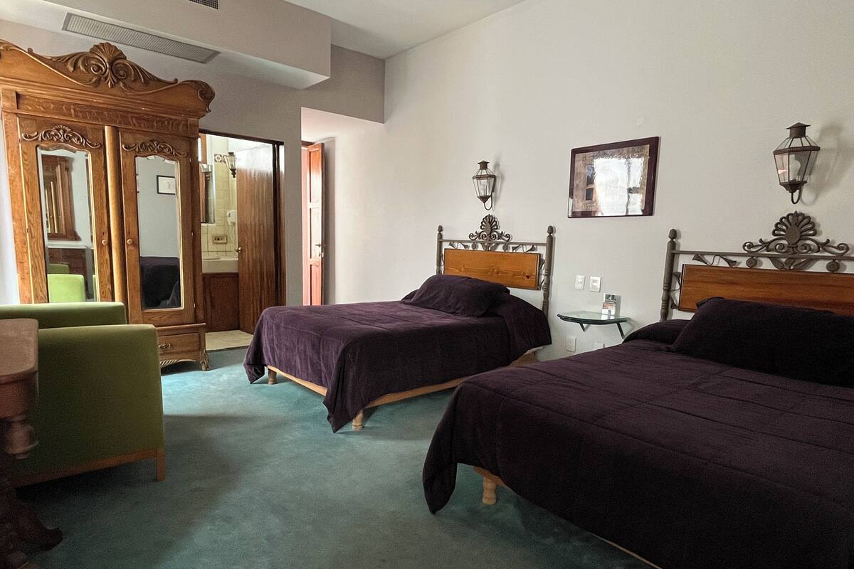 Suite, Kitchen | Iron/ironing board (on request), WiFi (free), individually decorated