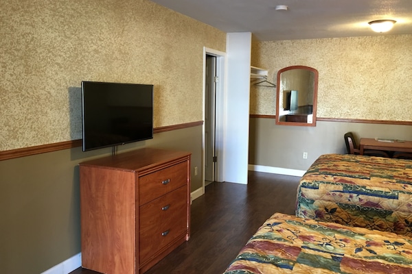 Desk, WiFi (free), bed sheets