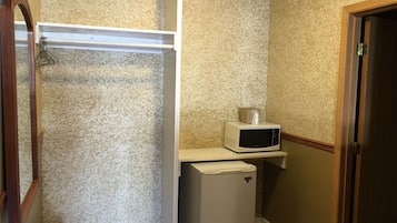 Mini-refrigerator