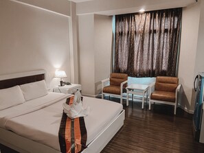 Standard Double Room | Desk, free WiFi - River Grand Hotel Hat Yai (Hat Yai)