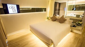 Skyline Suite Mountain View | Lakens van Egyptisch katoen, luxe beddengoed, een minibar