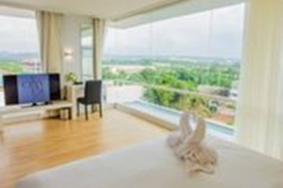 Landmark Suite With Panorama View | Egyptinpuuvillaiset lakanat, ylelliset vuodevaatteet, minibaari
