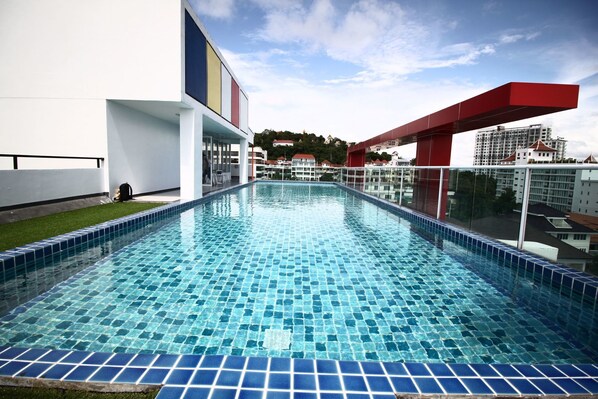 Piscine extérieure, piscine sur le toit