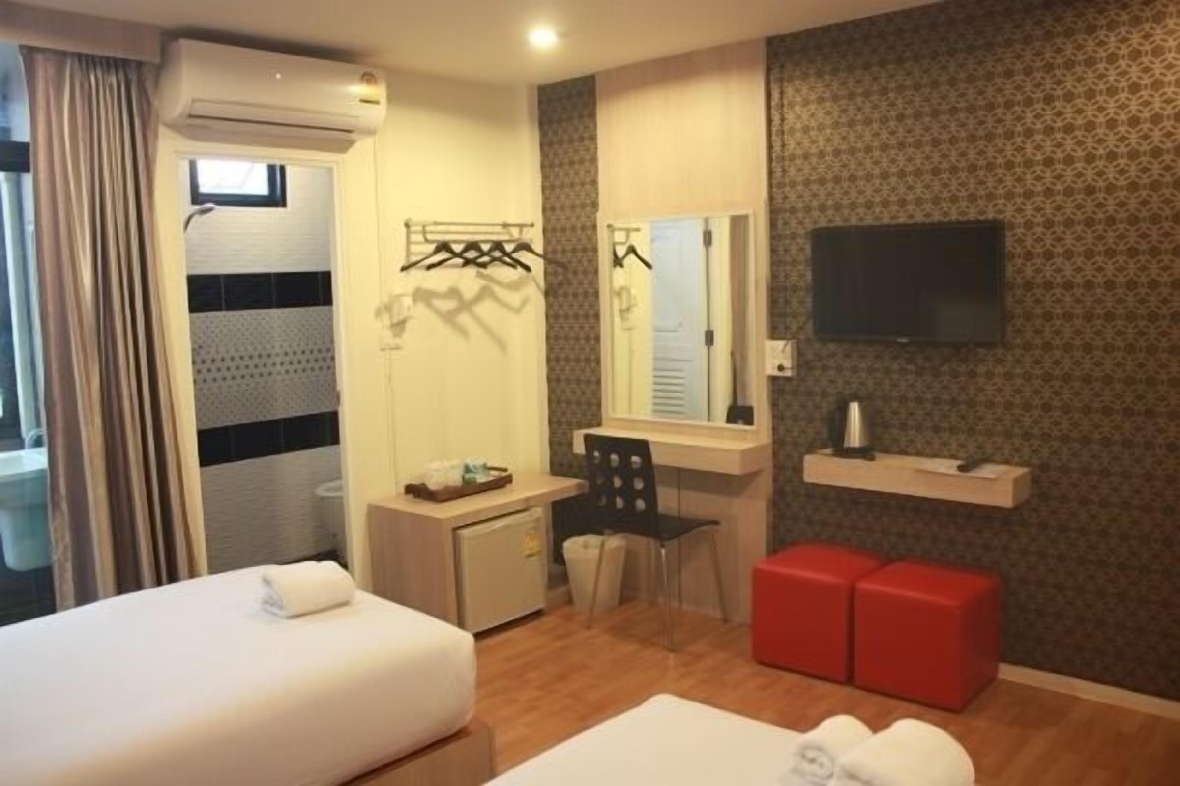 superior twin room | room amenity