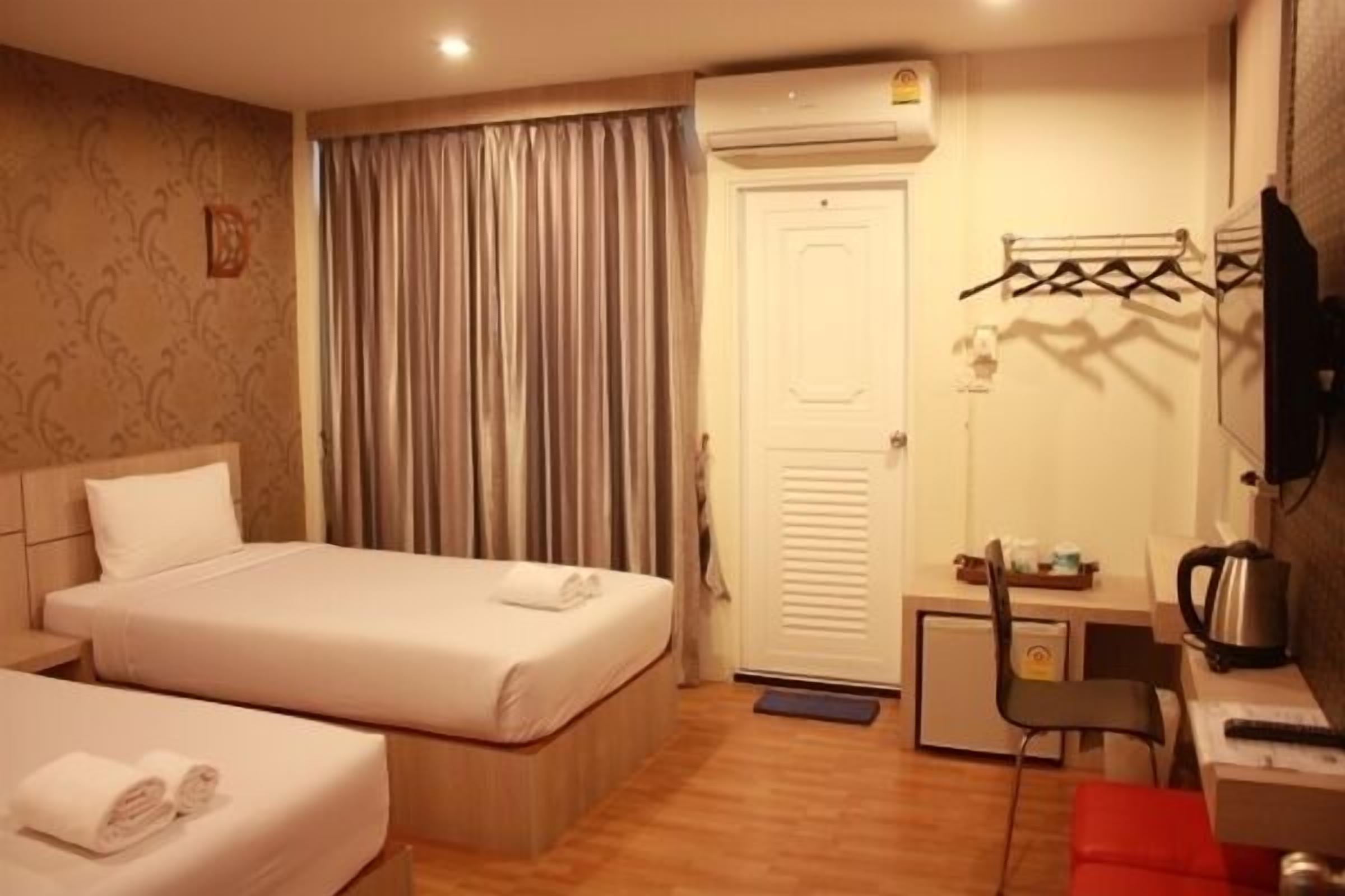 superior twin room | desk, free wifi