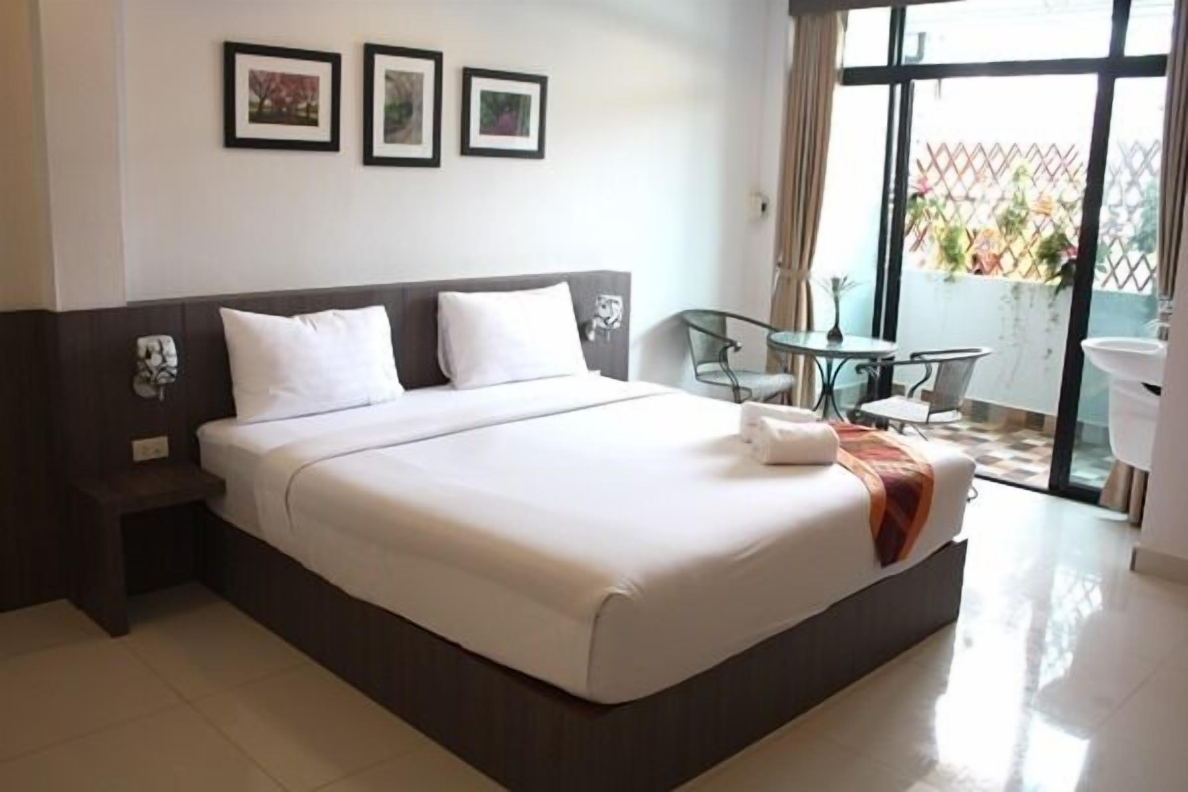 standard room, 1 king bed | desk, free wifi