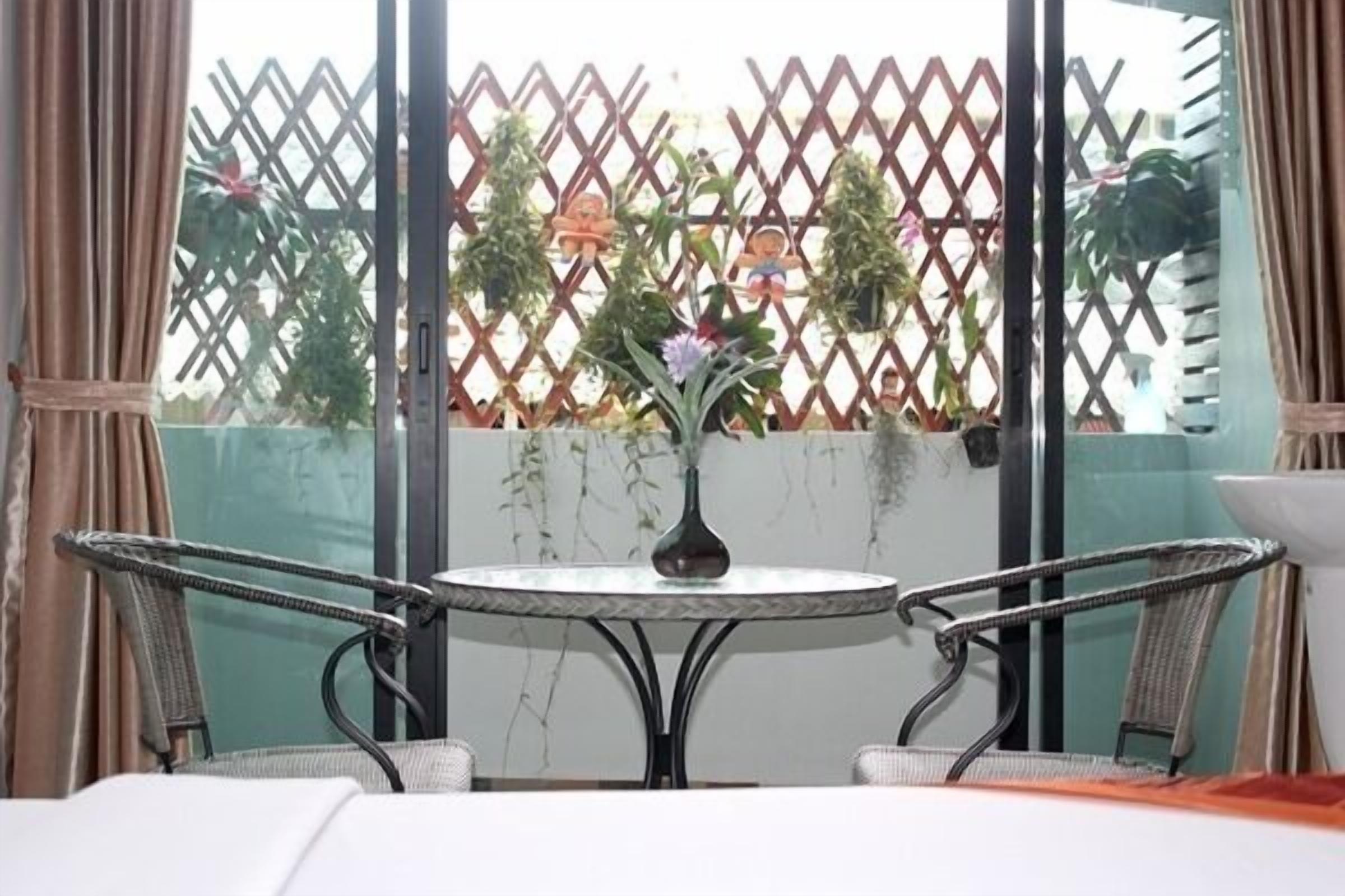 standard twin room | balcony