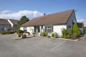 Exterior - Campanile Grenoble Sud - Saint Martin D'hères (Saint-Martin-d'Heres)