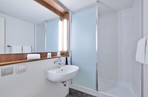 Bathroom - Campanile Grenoble Sud - Saint Martin D'hères (Saint-Martin-d'Heres)