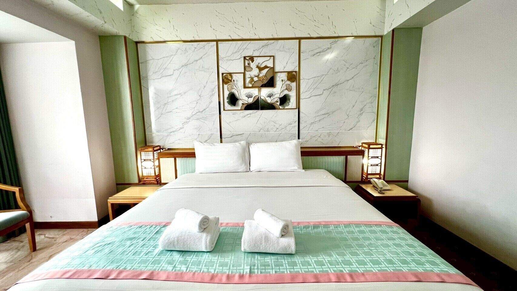 Deluxe Room | 迷你吧、客房內保險箱、書桌、折疊床/加床